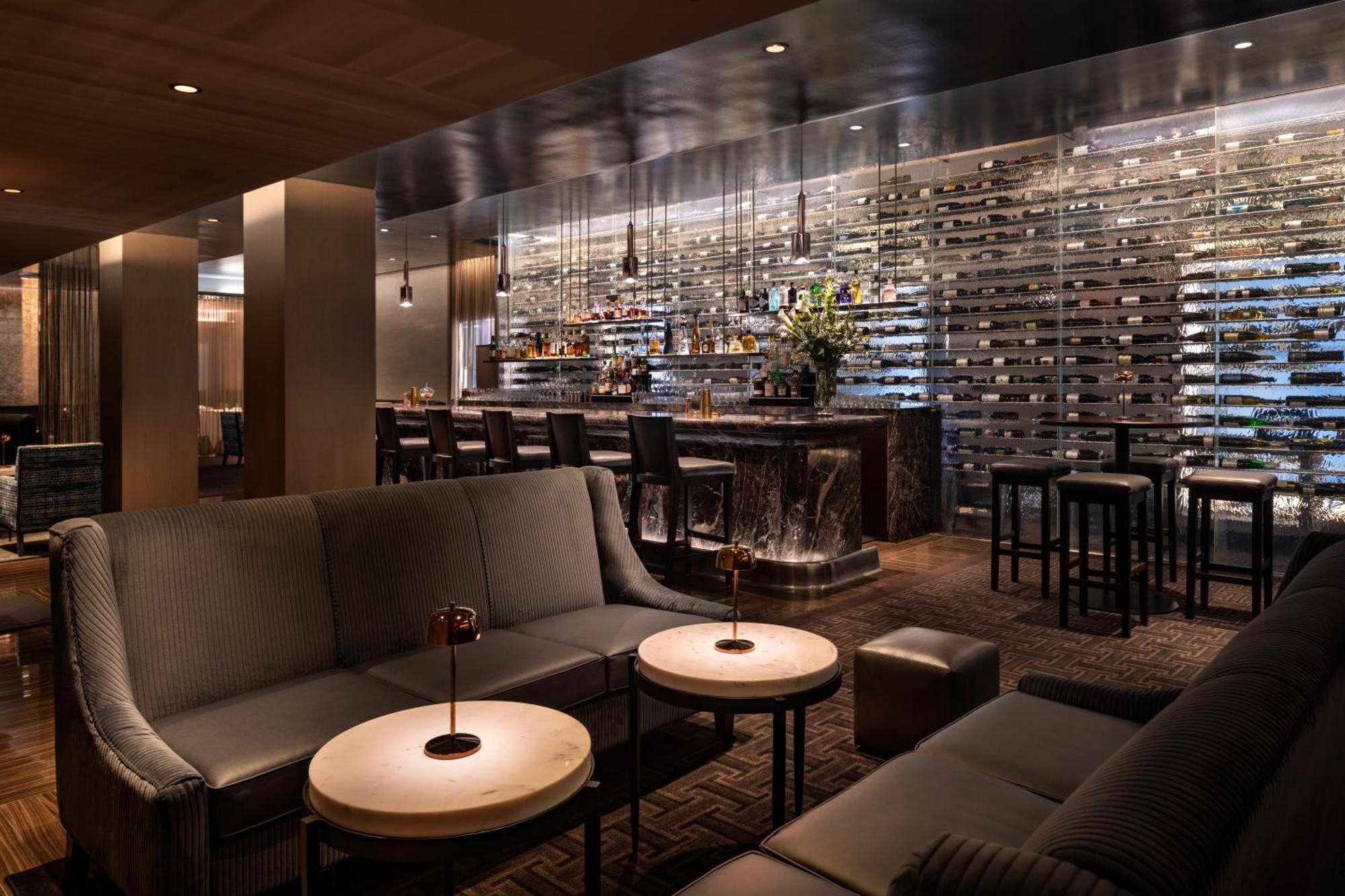 The Knickerbocker Hotel New York Luaran gambar The bar at the 100 East 53rd Street location